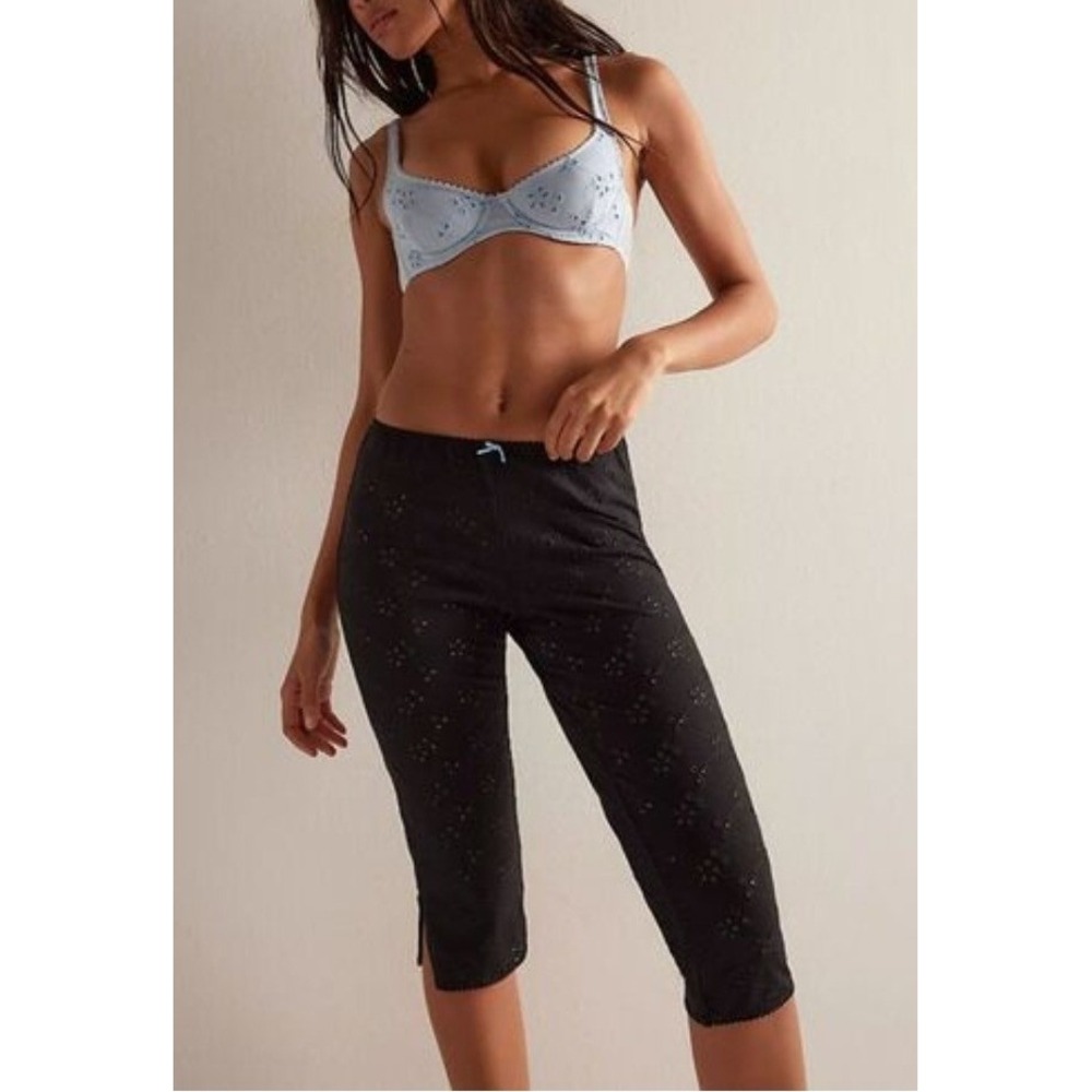 Free People Intimately Full Bloom Capri Black Eyelet Lace Trim Leggings S NEW